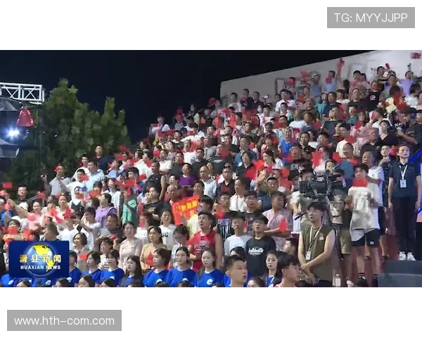 金华八婺同心杯联赛观众助威声震天，草根足球氛围火热